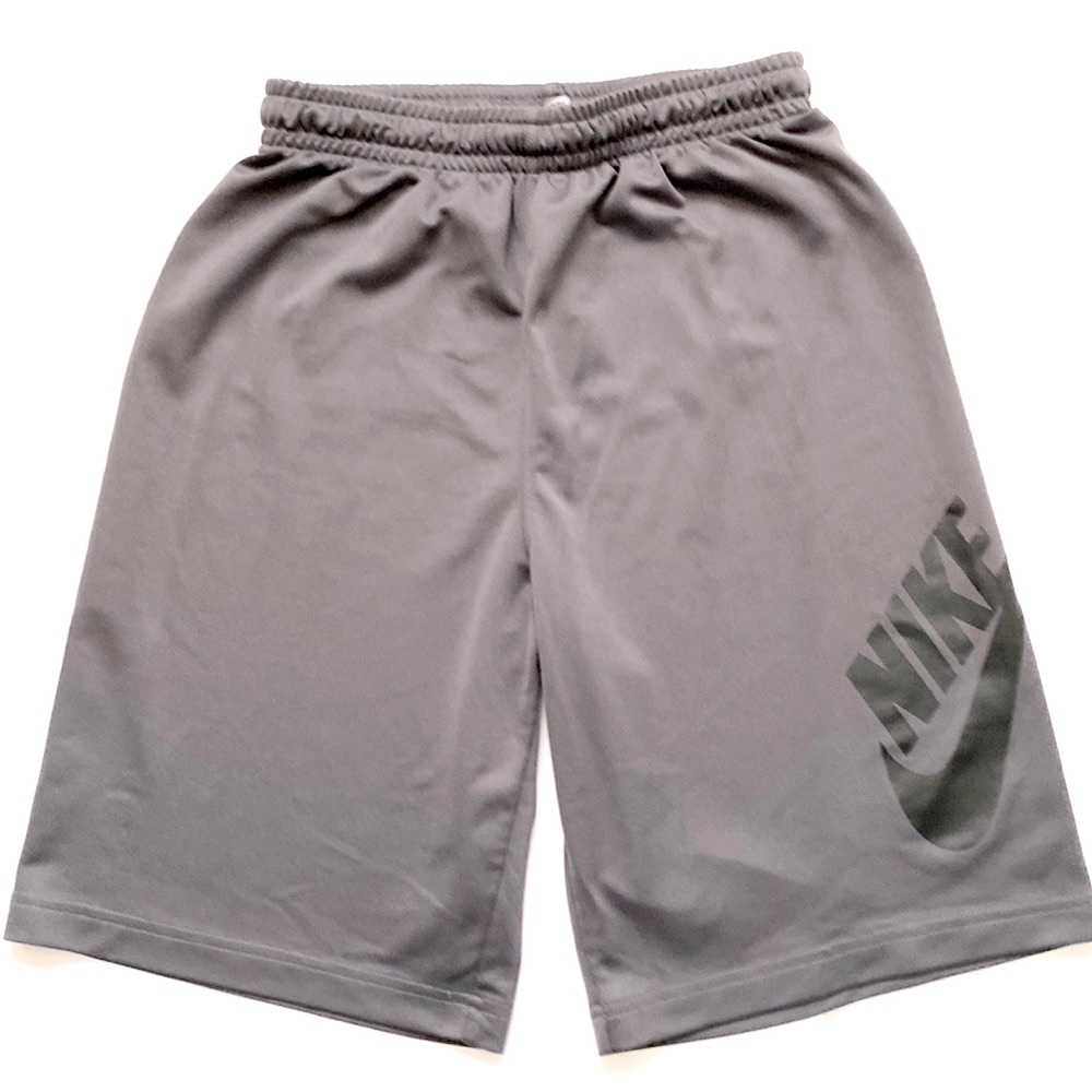 Nike SB Skateboarding Boys Shorts Size XL
